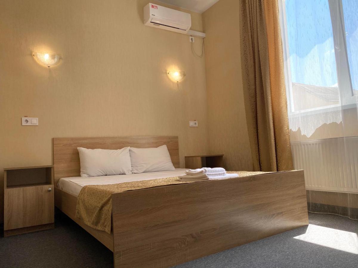 Guest House Sotni Kiev Ngoại thất bức ảnh